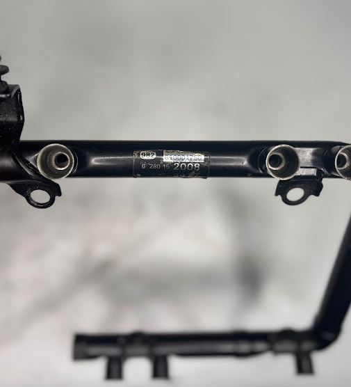 OEM Fuel Rail with Factory Regulator