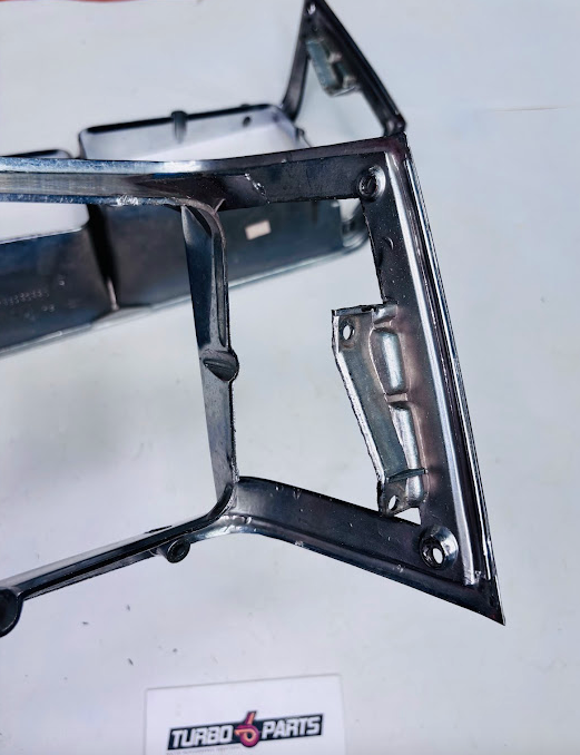 OEM GM Headlight Bezels – Left & Right Pair (25525088 / 25525089)