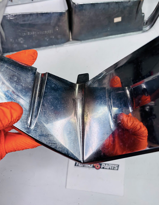 OEM GM Headlight Bezels – Left & Right Pair (25525088 / 25525089)