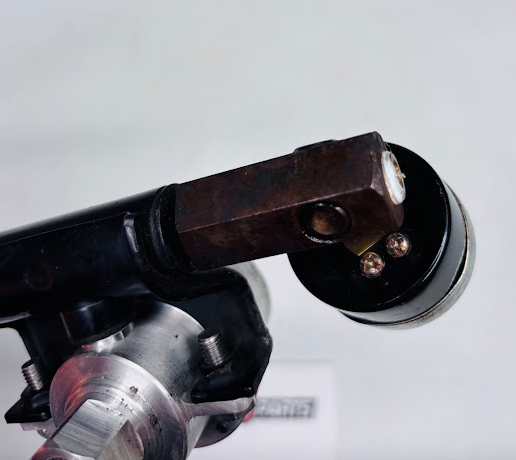 OEM Fuel Rail Assembly w/ Adjustable Regulator & Pressure Gauge