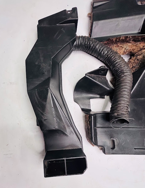 GM Under Dash Lower Air Duct Assembly w/ Insulation